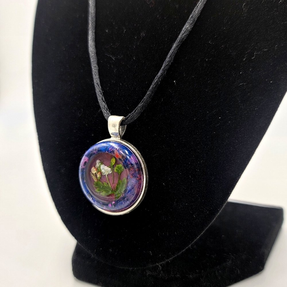 Handmade Window Necklace - Picture 2 of 6
